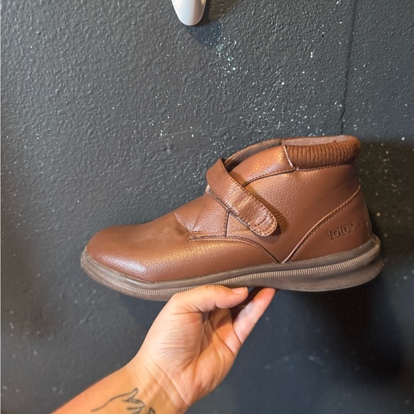 Men's Totes Brown Leather Chukka Boots with Strap - Picture 5 of 8